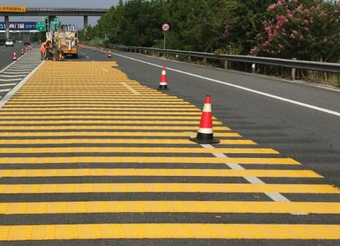 蘇州道路劃線廠家解讀振蕩標線與道路標線的區(qū)別在哪？