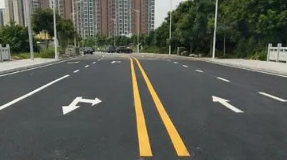 道路交通標(biāo)線寬度的具體尺寸是多少厘米？